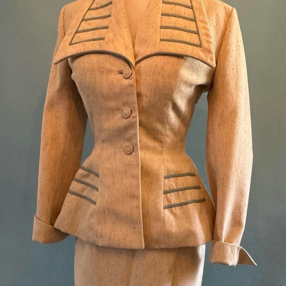 1950s Lilli Ann Hourglass Suit (as seen in Vogue's March 1956 ad) - Picture 8 of 9